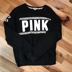 ✨EUC Victoria’s secret pink sweatshirt 🖤🐆